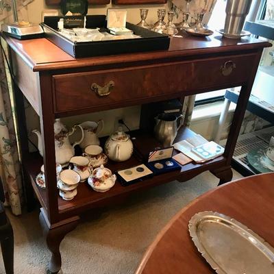 sideboard $239
40 X 19 X 37