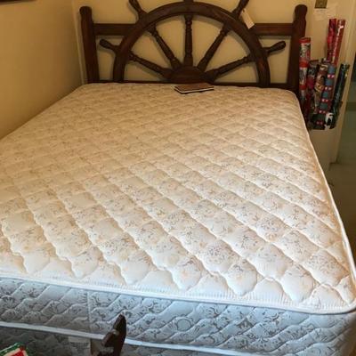 queen bed $169
