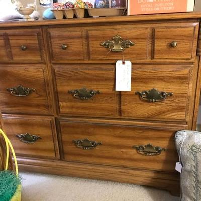 Dresser $140
50 X 19 X 31"