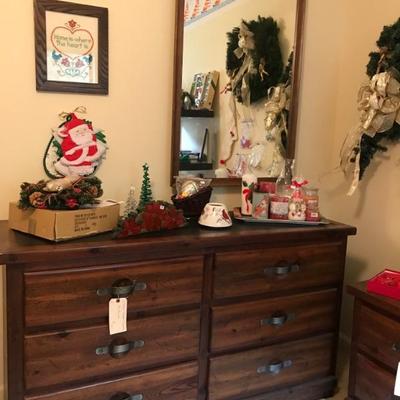 dresser with mirror $125
56 X 19 X 32"