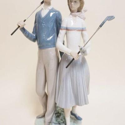 1072	LLADRO MAN & WOMAN GOLFERS, APPROXIMATELY 14 IN
