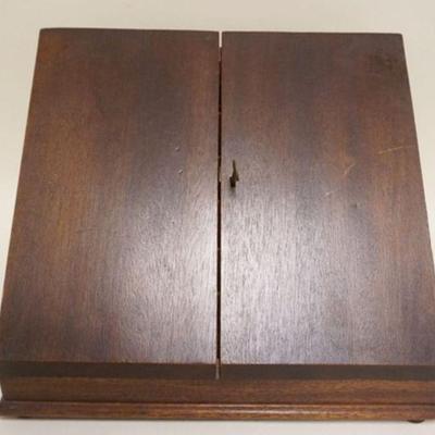 1125	MAHOGANY 2 DOOR LETTER STATIONARY HOLDER W/KEY, APPROXIMATELY 10 IN X 15 IN X 11 IN HIGH
