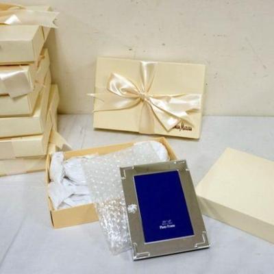 1152	NEIMAN MARCUS PHOTO FRAMES, 8 IN BOXES, APPROXIMATELY 5 IN X 6 1/2 IN OVERALL
