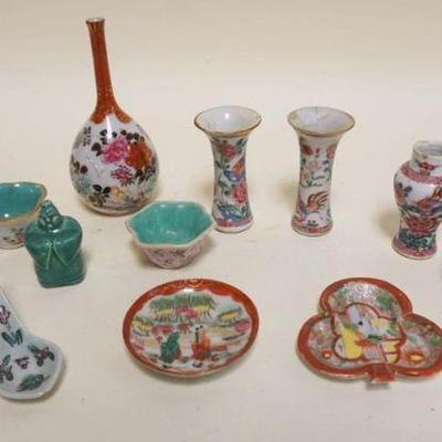 1091	GROUP OF ASSORTED MINIATURE ASIAN VASES, PLATES, ETC, TALLEST APPROXIMATELY 6 1/2 IN
