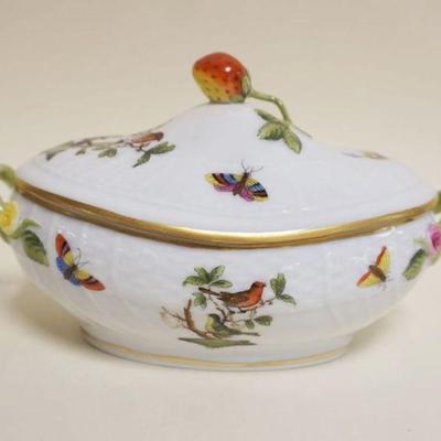 1032	HEREND HAND PAINTED PORCELAIN *ROTHSCHILD* OVAL COVERED DISH, APPROXIMATELY 7 IN X 4 IN X 4 1/2 IN HIGH W/IMAGES OF BIRDS &...