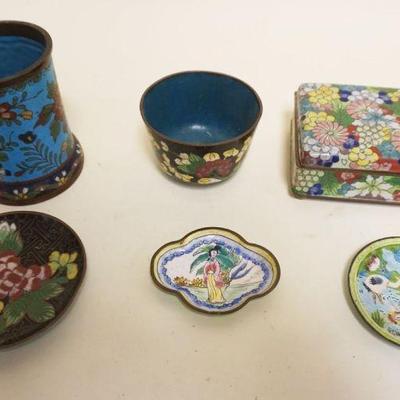 1089	GROUP OF ASSORTED CLOISONNE ITEMS INCLUDING SMALL TRAYS, COVERED BOX, CUP, ETC, LARGEST PIECE APPROXIMATELY 4 IN HIGH
