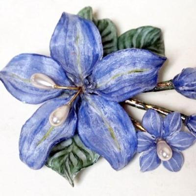 1168	DESIGNER FLORAL PIN BY FABRICE, APPROXIMATELY 4 IN, BLUE WITH PEARL CENTER BROOCH
