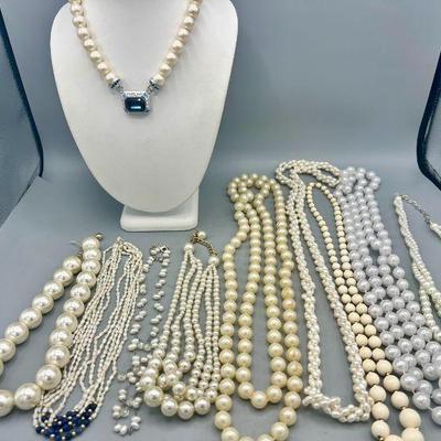 (10) Classic Necklaces
