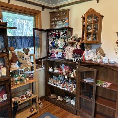 More teddies and dolls