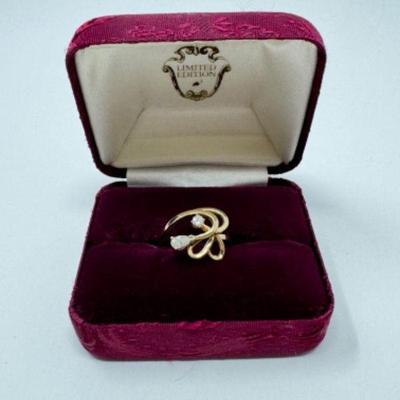 14k Gold Ring w/ Swirls Motif (2.44grams)	