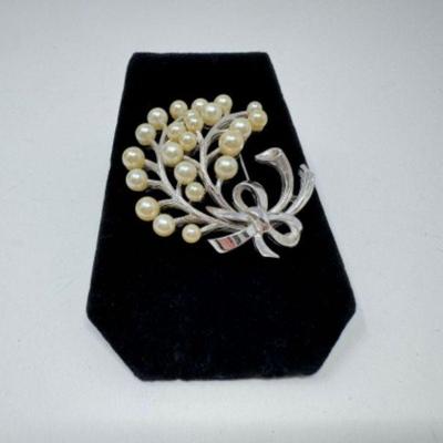 Vintage Crown Trifari Faux Pearl Spray w/ Silver Tone Bow Brooch	