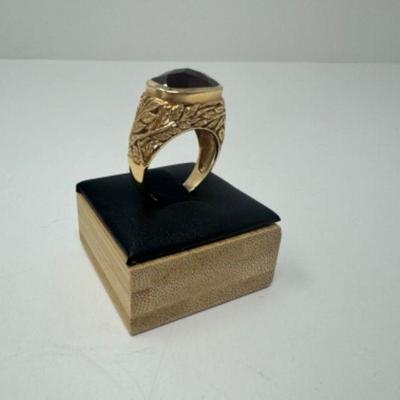 Natural Garnet Signet Ring in 14k Gold (9.21 grams)	