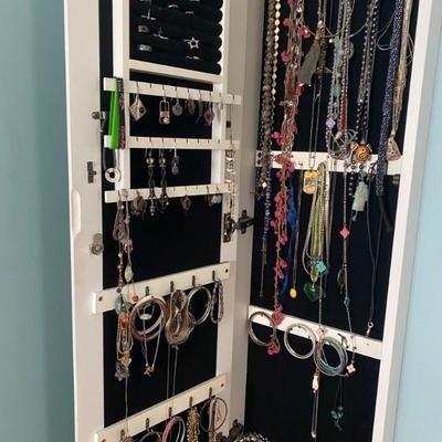 Estate Sales By Olga in Somerville, NJ