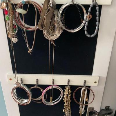 Estate Sales By Olga in Somerville, NJ