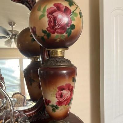 absolutely beautiful antique Gone with Wind lamp
