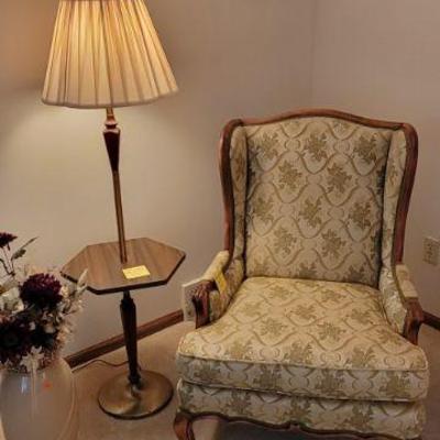 Another nice arm chair