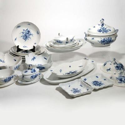 (20pc) MEISSEN BLUE FLOWER SERVING DISHES | Meissen China serving dishes, including: an oval serving dish [two repaired flakes along...