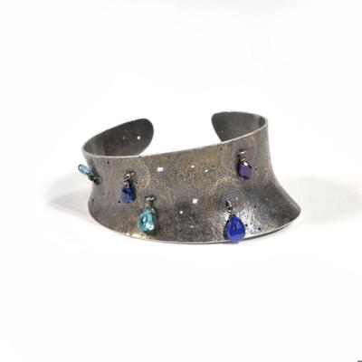 ART STERLING SILVER CUFF BRACELET | Suspending gemstones.


