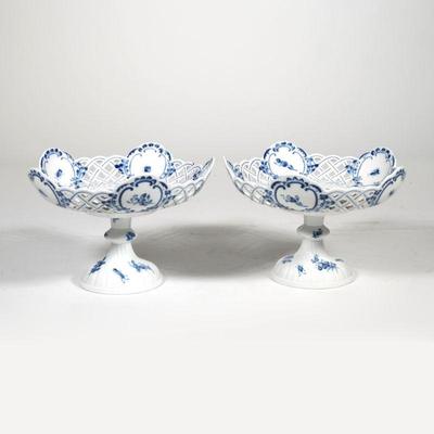PAIR MEISSEN BLUE FLOWER COMPOTES | Compotes / tazza with openwork rims in "blue flower" pattern with insects, each with...