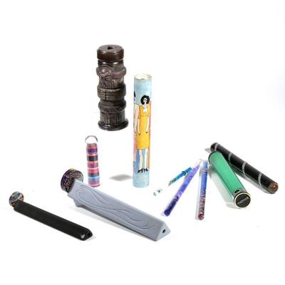 (10pc) MISC. KALEIDOSCOPES | Contemporary kaleidoscopes, including a totem-form ceramic kaleidoscope, a gray ceramic kaleidoscope with...