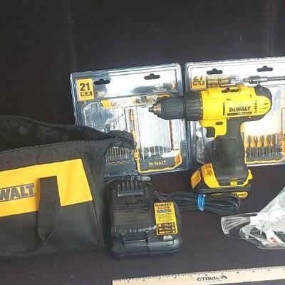 DeWalt 20 Volt Drill With Extra Battery, 2 Sealed Drill Bits & Rapidload Plus Extras