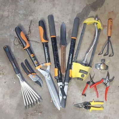 Fiskars Yard Tools And Sprinklers