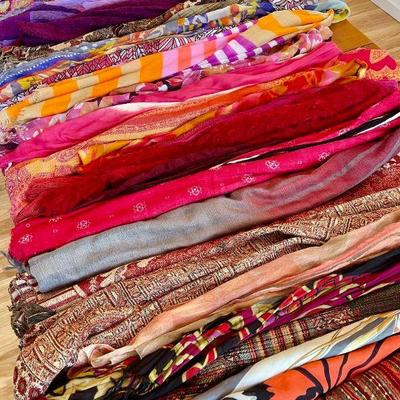 Lot 044-MBC: Scarves #2 – Purples, Reds & Pinks

Features: Another trove of colorful assorted style scarves, including winter scarves...