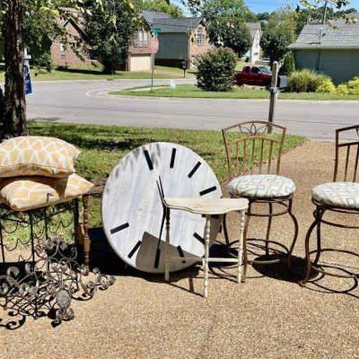 Lot 030-G: Home Décor Assortment

Includes: 
•	2 metal bar stools w/cushioned seats
•	Decorative (non-functional) wall clock
•	Small...