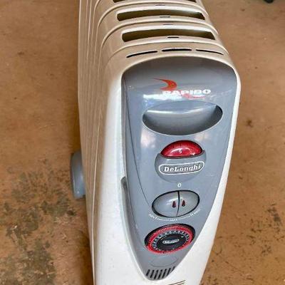 Lot 040-G: Delonghi Rapido Electric Oil-Filled Radiator

Features: 
•	Portable area heater
•	24-hour programmable (analog/manual) timer
•...