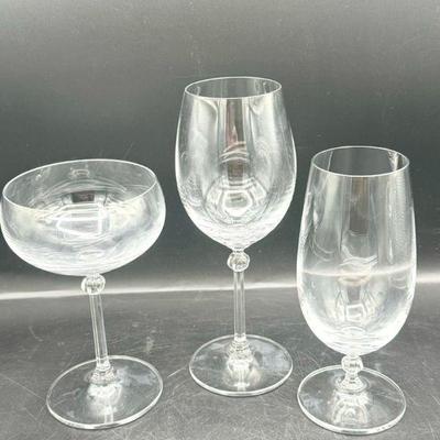 (24) Lovely Clear Glassware Set
