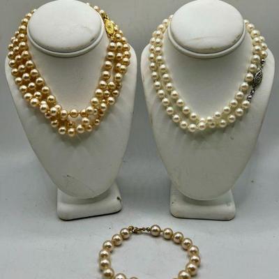 Lovely Faux Pearl Necklaces & Bracelet
