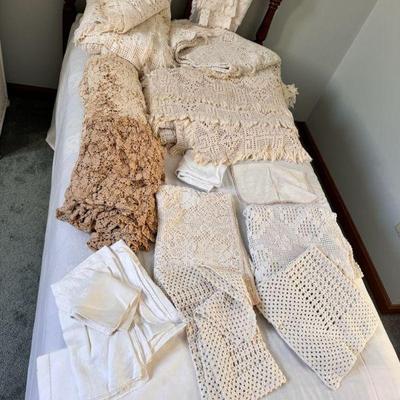 Lot Of Linens
Bedskirts, Blankets, Table Clothes, and more. Various designs, and styles. 