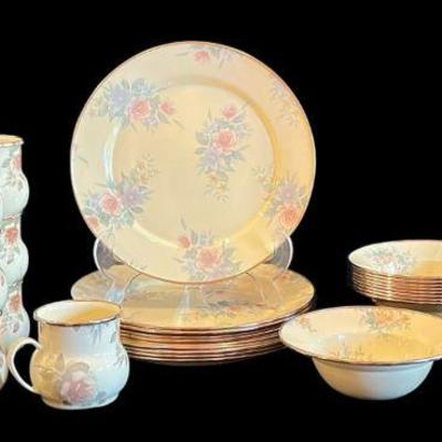 MACKENZIE CHILDS Camp Pale Yellow Enamel Tablewar