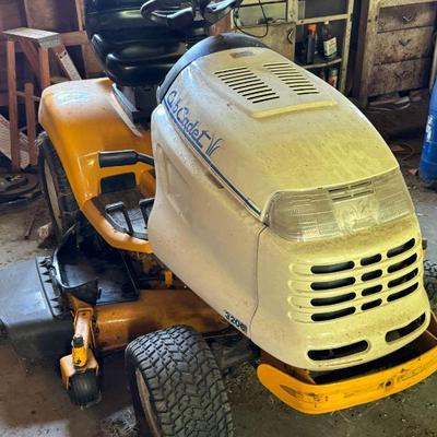 Cub Cadet 3206 Riding Lawn Mower

