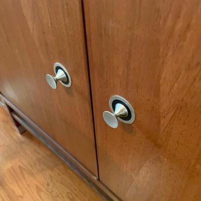 Stanley Mid Century China Cabinet, we have the table 4 chairs and the sideboard