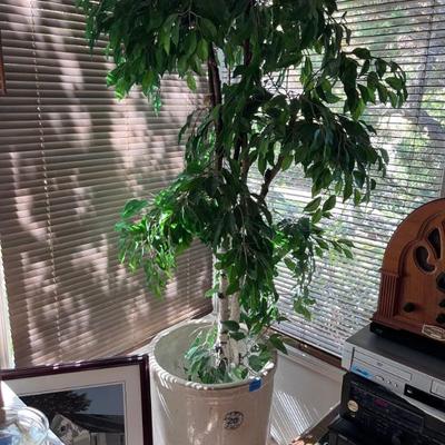 EX-LARGE CROCK & TREE
