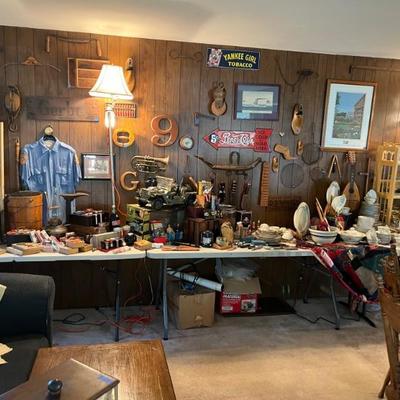 DECOR/VINTAGE QUILT