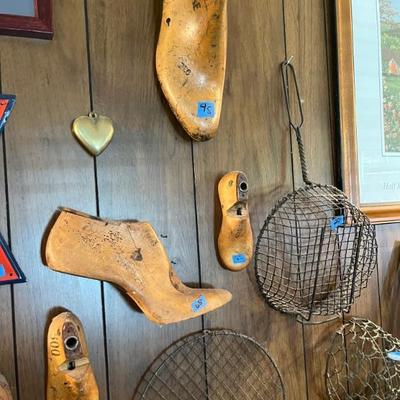 WOODEN SHOE FIXTURES