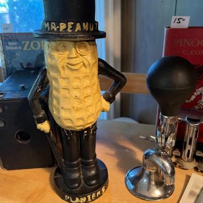 MR PEANUT