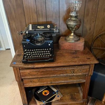 SMALL VINTAGE CABINET