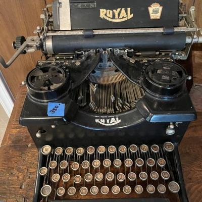 ROYAL TYPEWRITER