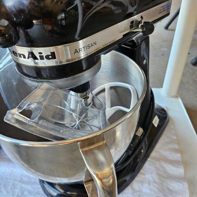 Kitchen Aid Artisan Mixer, No Additional Attachments