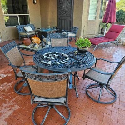Outdoor Table & Chairs