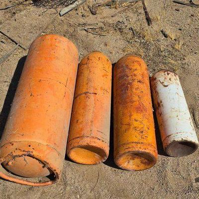 #2214 • 4 Metal Tanks
