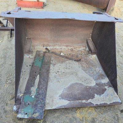 #4106 • Tractor Bucket
