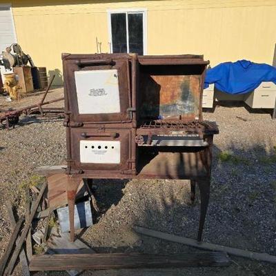 #1094 • Clark Jewel Stove
