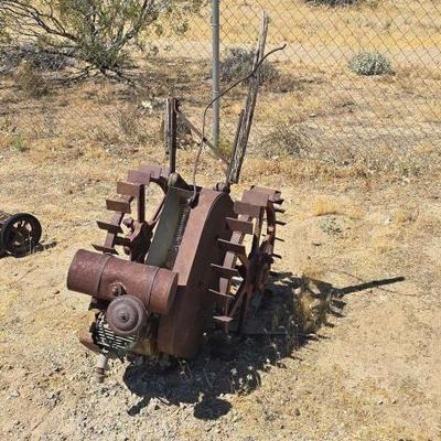 #536 • Vintage Garden Tractor
