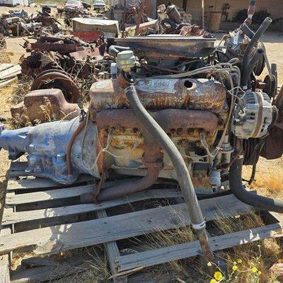 #3524 • V8 Engine with Transmission
