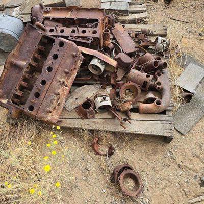 #4258 • Assorted Engine Parts
