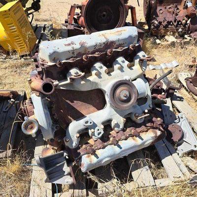 #2222 • V8 Engine and parts
